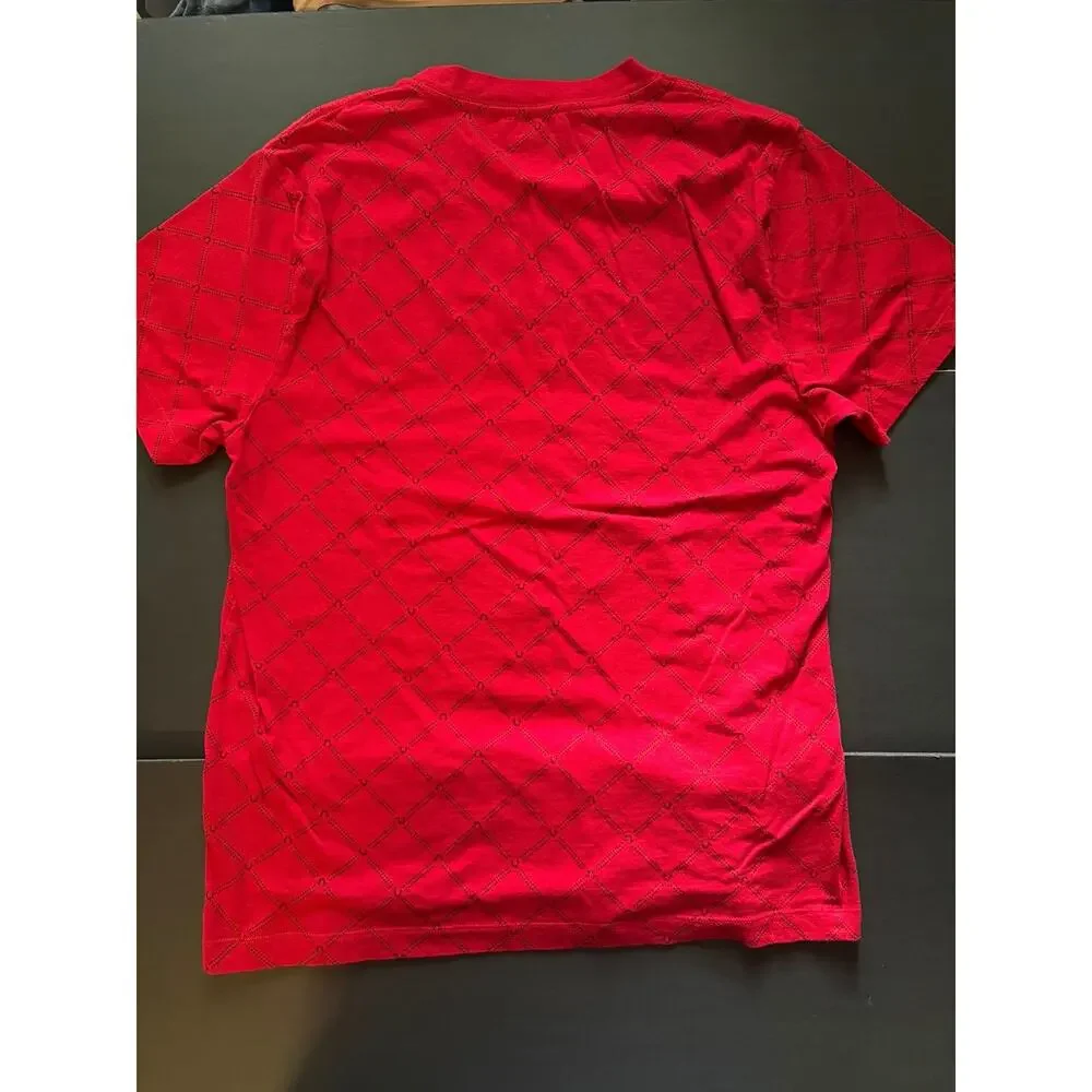 True Religion Men’s XL Red Horseshoe Pattern Tee – Bold Logo Graphic Shirt